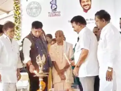 Minister Sridhar Babu launches free breakfast program