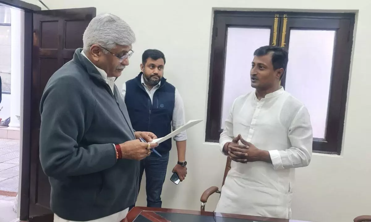 MP requests Rs 100 crore funding for Sagar and Buddhavanam development