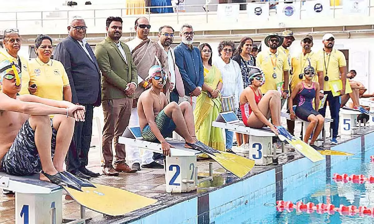 National swimming competition kicks off