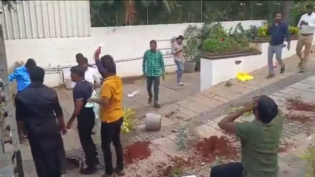 Protest by OU JAC Sparks Tensions Near Allu Arjun’s Home