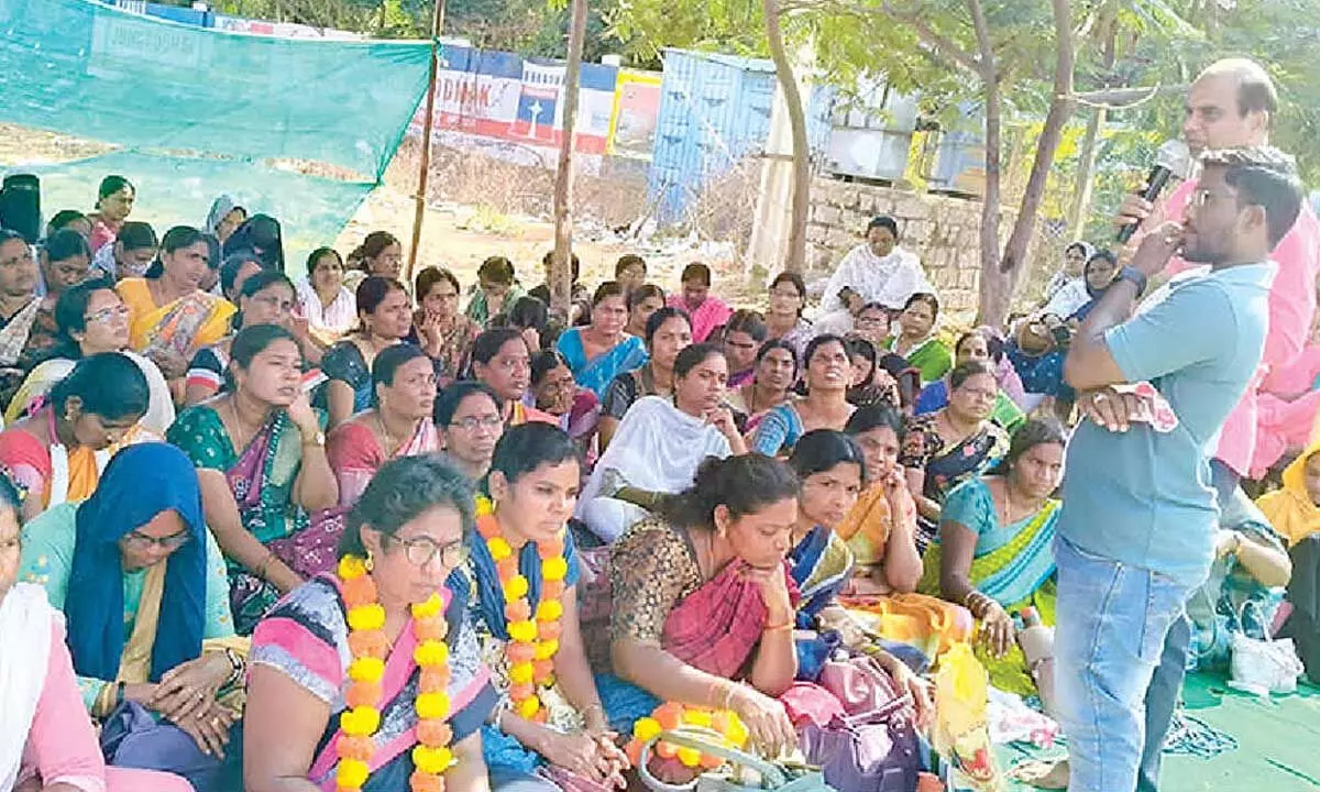 Teacher unions support Samagra Shiksha employees’ strike