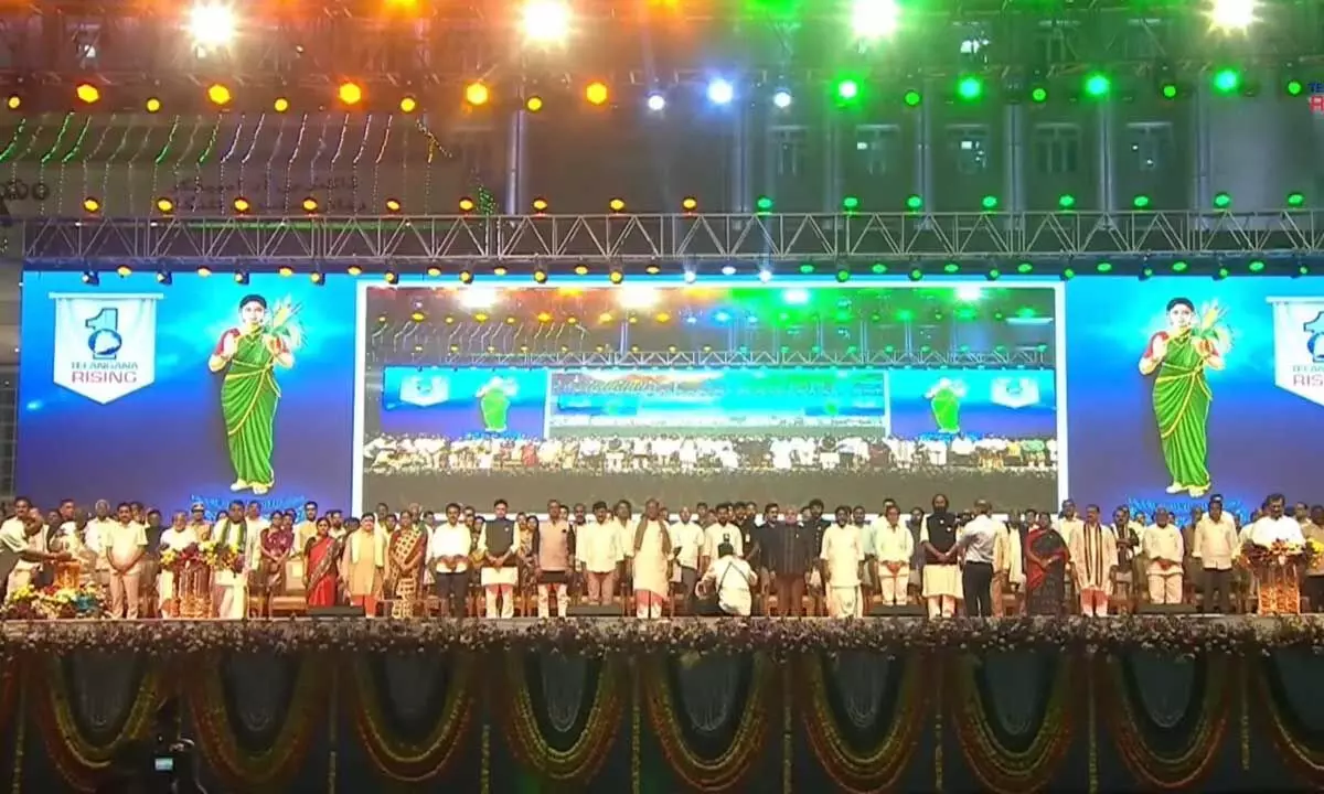 Telangana CM Reveals Telangana Mother Statue, Marks Historic Moment