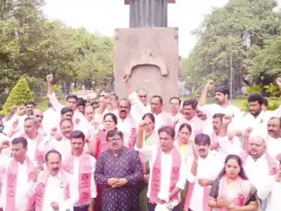 Upset by ‘Thalli’ change, Kavitha criticizes Congress