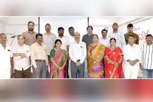 Vaktha empowers individuals to become leaders