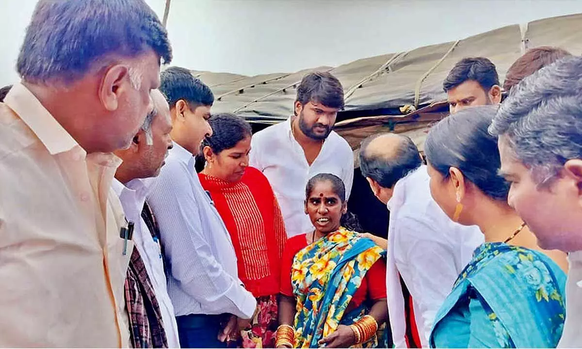 Veerlapalli calls for transparent Indiramma House Survey