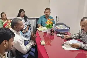 Weavers Called to Join Praja Vijayotsava Celebrations in Gadwal and Rajoli