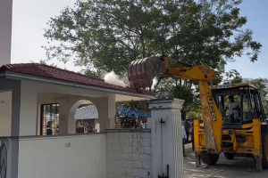 No Colonies Can Block Access Roads: Hydra Demolishes Gates in Divyanagar Layout