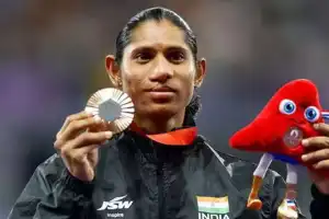 CM applauds Deepthi for winning Arjuna Award