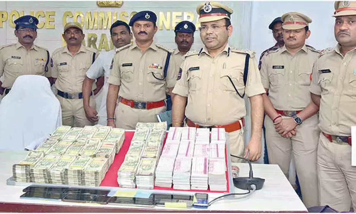 Counterfeit currency group arrested