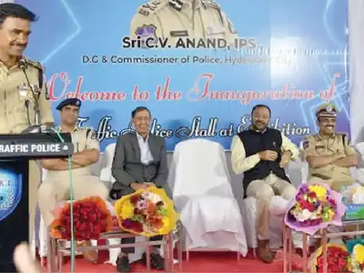 CV Anand opens police stalls at the exhibition