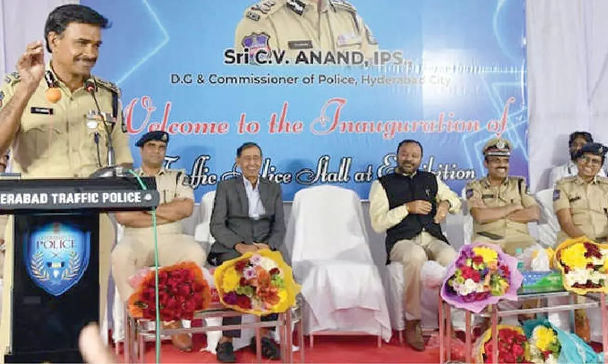 CV Anand opens police stalls at the exhibition