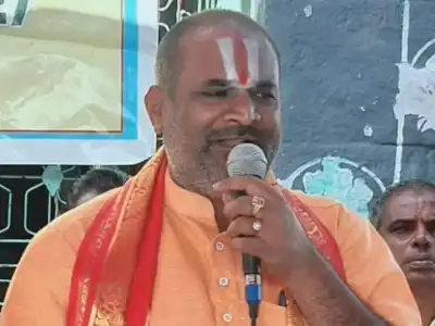 Devotees Lose Lives in Tirumala Stampede, Chakravarthy Acharyulu Offers Condolences