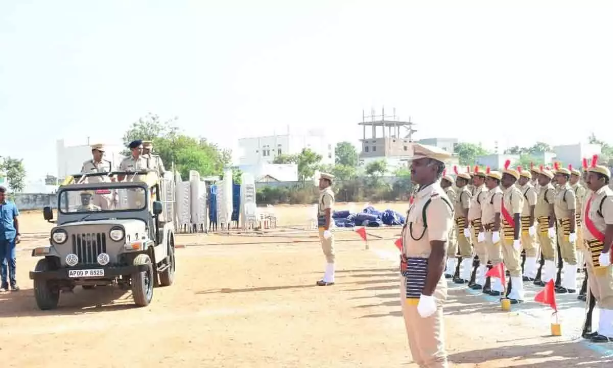 District Police Chief Oversees Parade Rehearsals and Republic Day Preparations