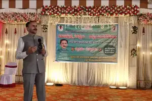 Dr. Lakshman Motivates 10th Grade Students in Aija Session