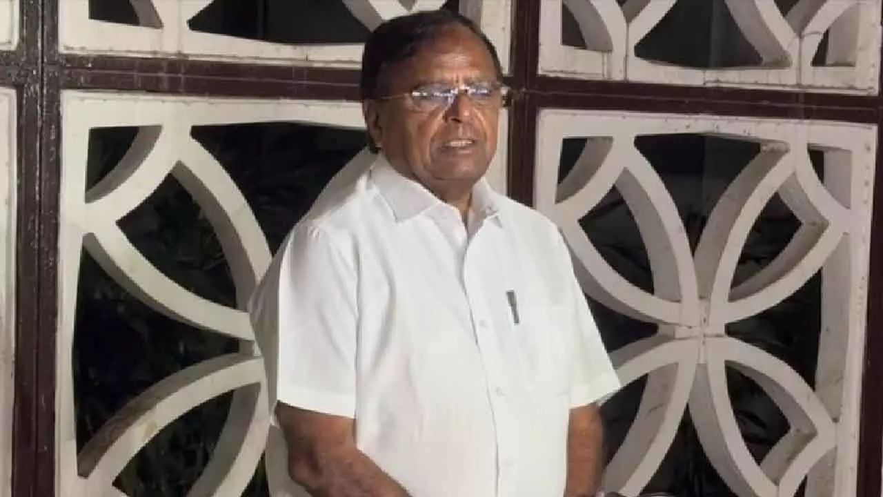 Ex-Minister Ponnala Lakshmaiah’s Home Robbed in Hyderabad