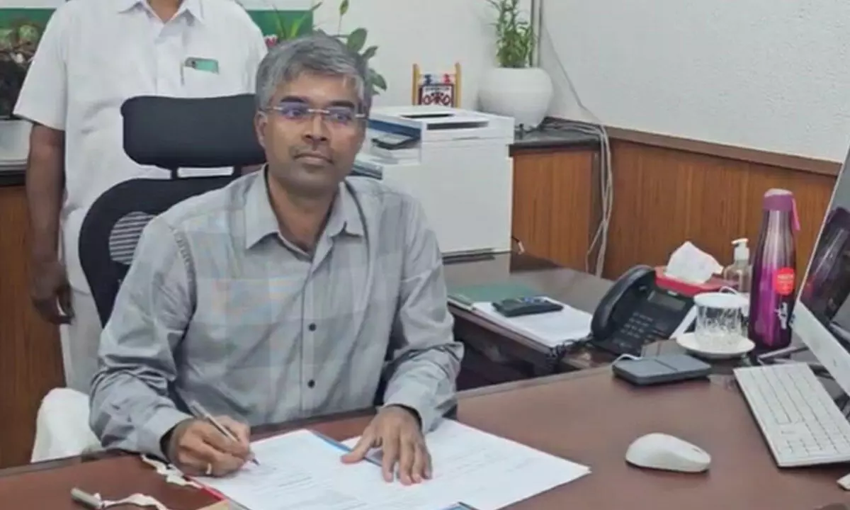 GHMC Chief Addresses Contractors’ Protest, Meets Union Leaders