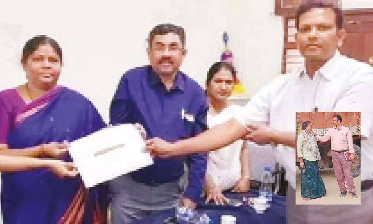 Government workers take action against smoking and alcohol use