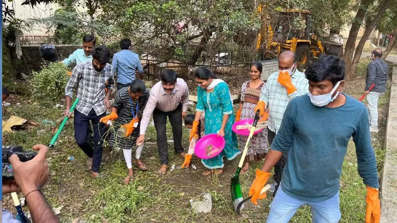 JNTUH Vice-Chancellor kicks off Clean Campus Drive program
