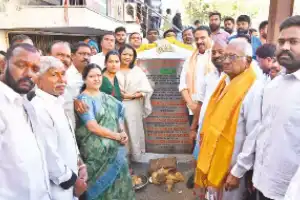 Mayor Gadwal Vijayalakshmi encourages women to join self-help groups for empowerment