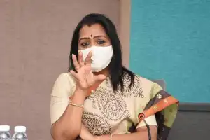 Mayor Vijayalaxmi Takes Action Against Land Encroachment in Jubilee Hills