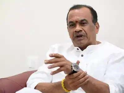 Minister Komatireddy Venkat Reddy Slams Bandi Sanjay’s Comments on Gaddar