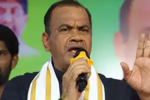Minister Komatireddy Venkat Reddy Visiting Nalgonda District Today for Development Reviews
