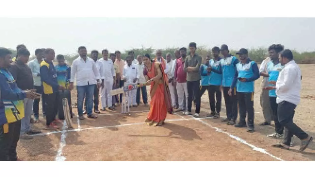 Sarithamma kicks off cricket tournament