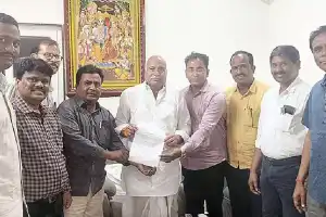 Teachers ask MLA to begin work on government degree college