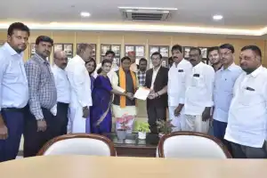 VHP requests SCR to add more special trains to Prayagraj