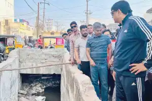 Baldia chief and MLA Meraj visit Old City for inspection