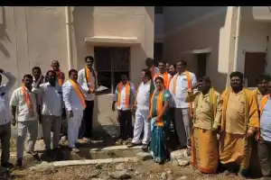 BJP Leaders Call for Fair Distribution of Double Bedroom Houses in Doudarpally, Accuse Congress of Misguiding People