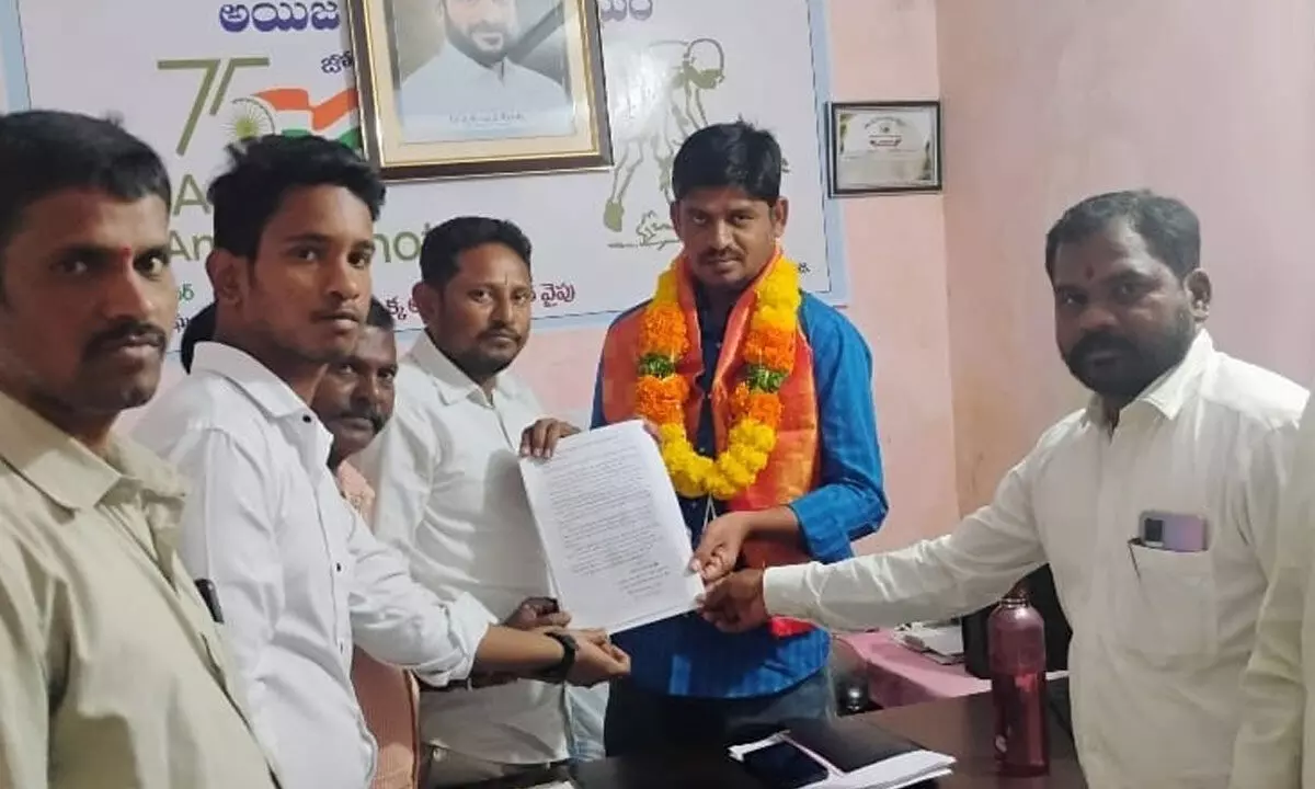 BJP Leaders Request Ayija Municipal Commissioner to Open Integrated Market