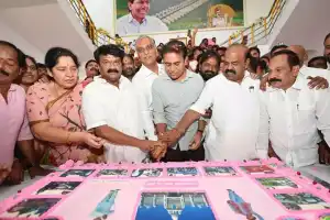 BRS leaders celebrate KCR’s birthday with grand festivities