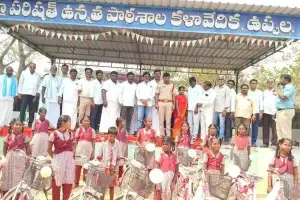 Businessman Gives Bicycles to School Students in Uppala Village