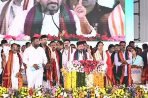 CM Revanth Launches ₹1,000 Crore Projects in Narayanpet, Calls Out Opposition for Debate