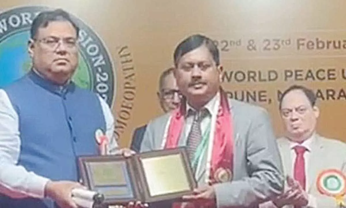 Dr Srinivasulu Gadugu receives Dr GLN Sastri Memorial National Award