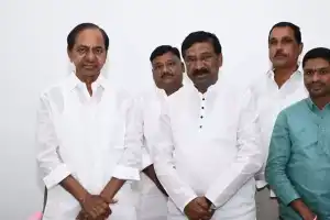 Former MLA Thatikonda Rajaiah Meets KCR at Erravalli Farmhouse, Speaks on By-Elections