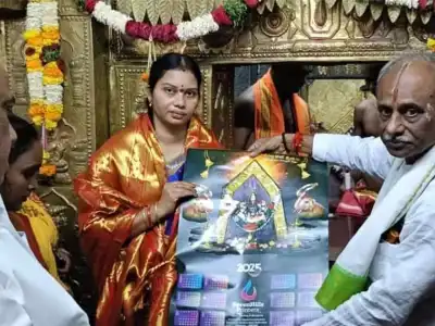 Former ZP Chairperson Sarithamma and Ex-Municipal Chairman B.S. Keshav Join Annadanam Event at Maldakal Temple