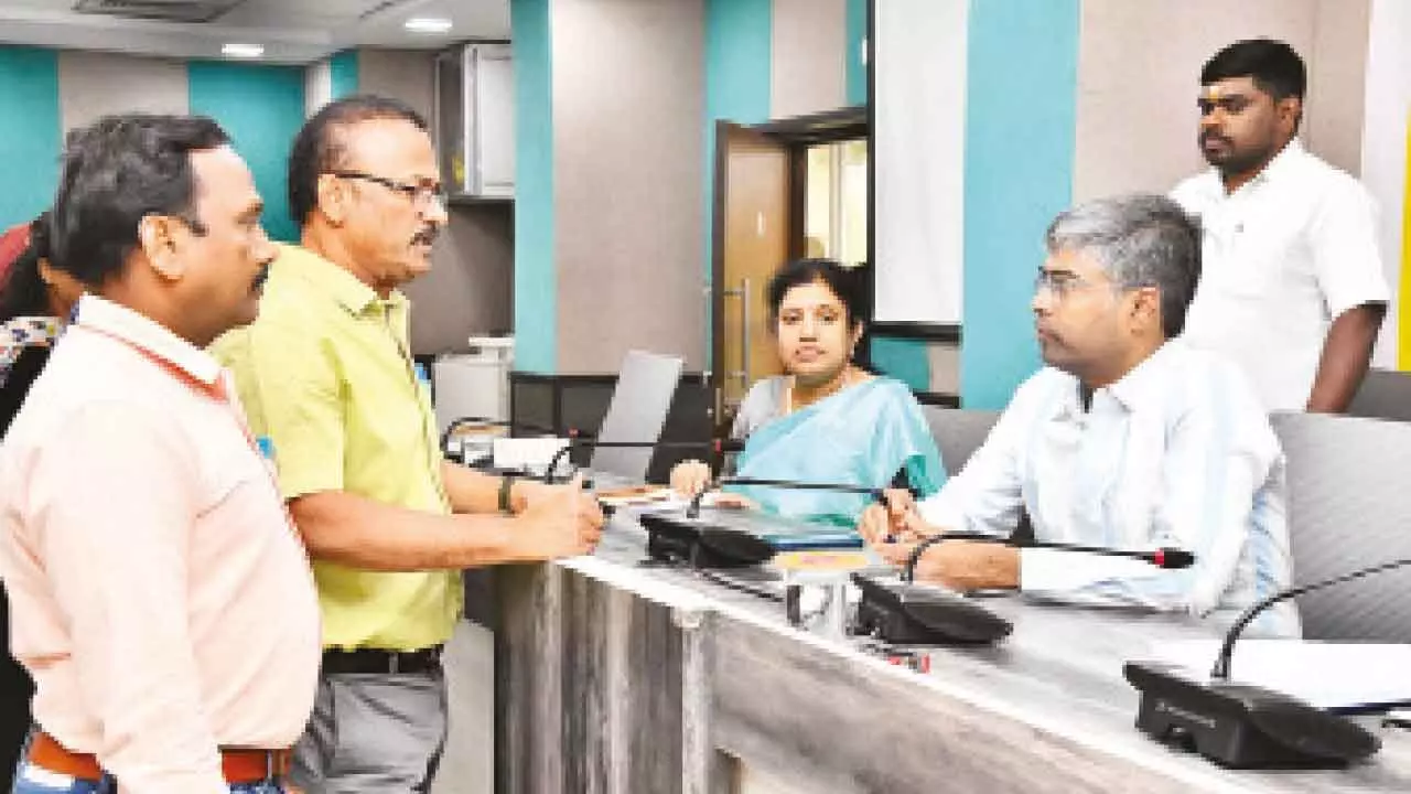 GHMC receives 134 applications at Prajavani program