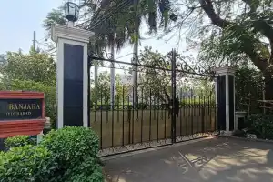 GHMC seals Banjara Taj, reopens after partial payment