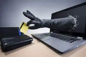 Hyderabad Trader Loses Rs 1.2 Lakh to Cyber Fraud in Fake Discount Scam
