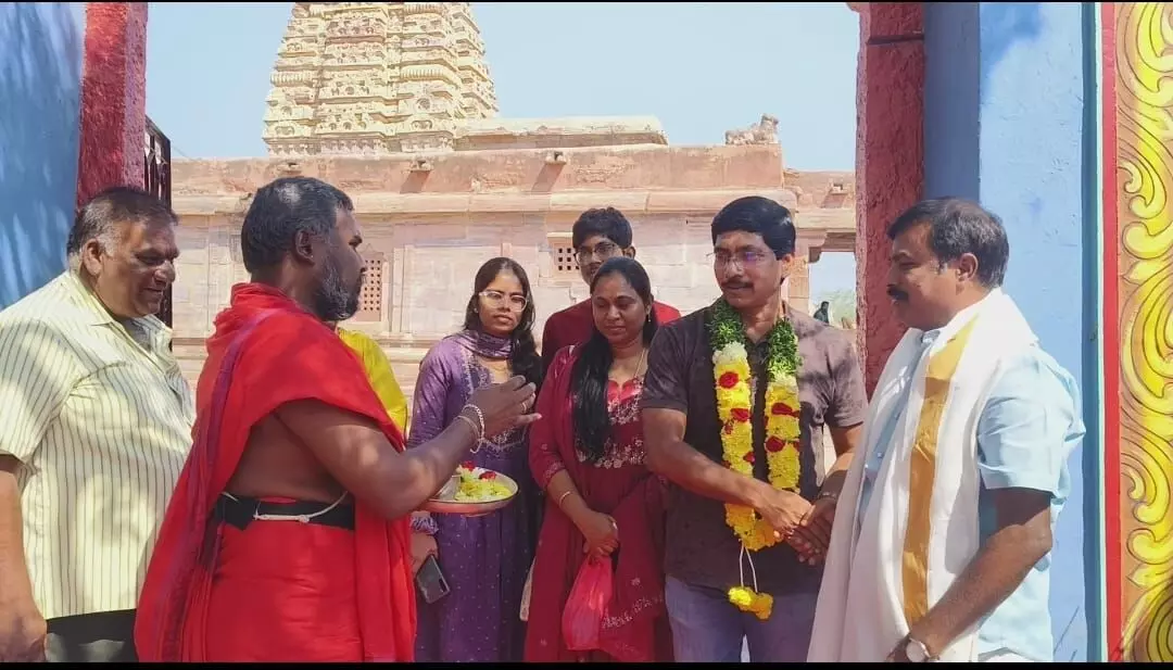 IAS Officer Ram Chandrudu Visits Jogulamba Bala Brahmeshwar Swamy Temple in Alampur.