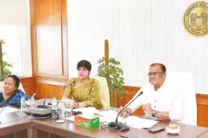Komatireddy calls for immediate repairs to damaged roads