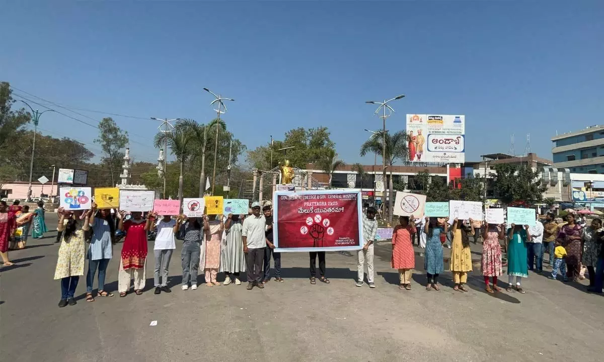 Medical students perform flash mob titled ‘Youth, Wake Up’