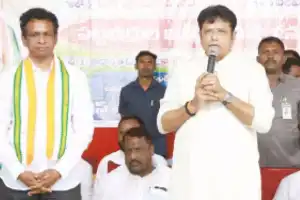 MLC election: Sridhar Babu campaigns for Congress candidate Narendra Reddy