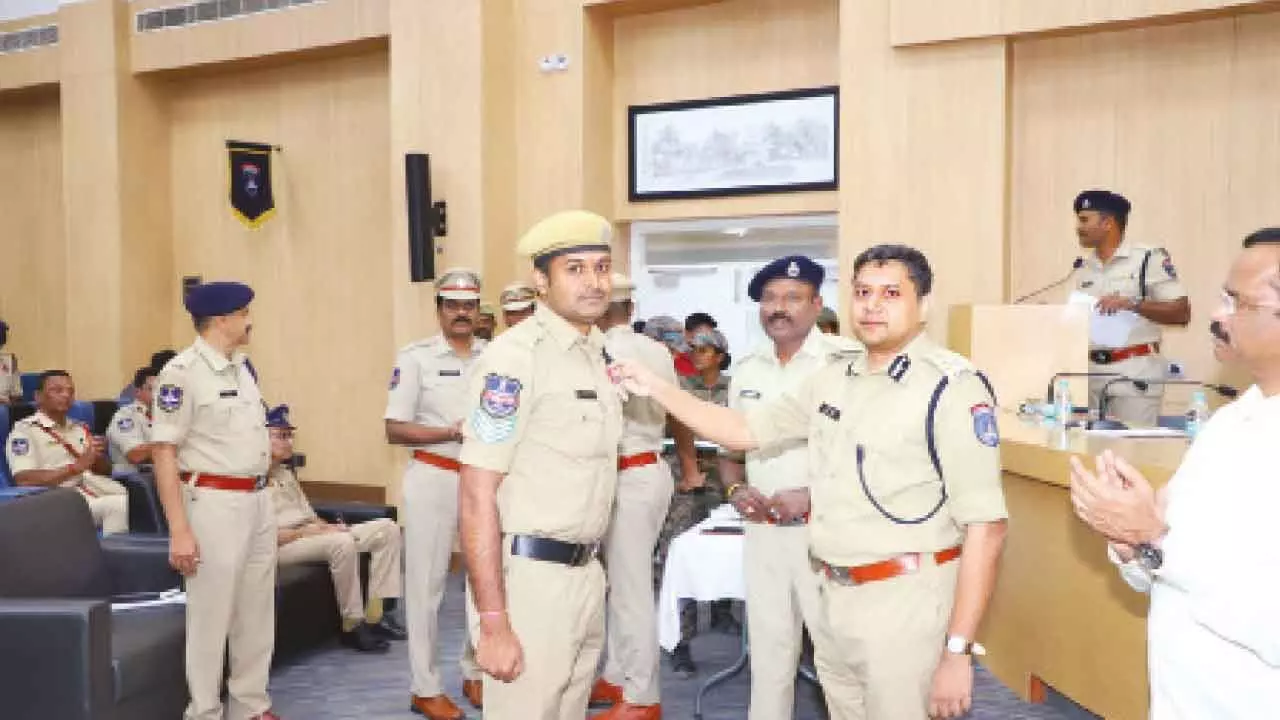 Police officers awarded service medals for outstanding performance