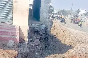 Residents claim irregularities in road work, criticize negligence