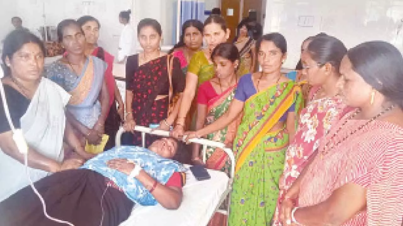 Sanitation worker collapses while protesting dismissal in Wanaparthy