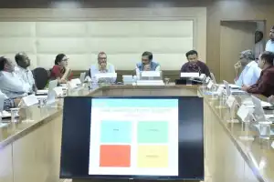 SCR reviews safe train operations and development works