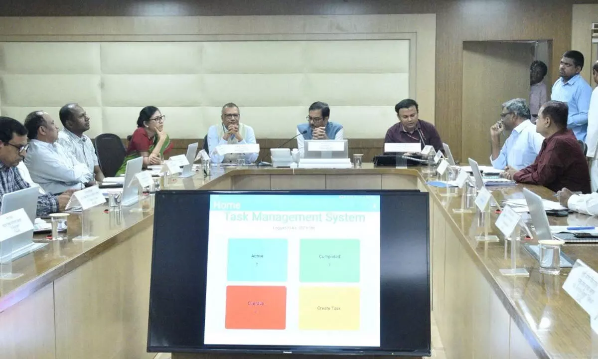 SCR reviews safe train operations and development works